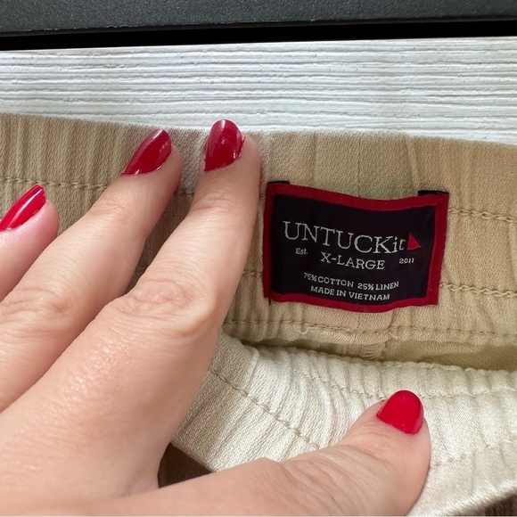 UnTuckit Whitley Short tan cream white xl drawstring - Picture 5 of 8